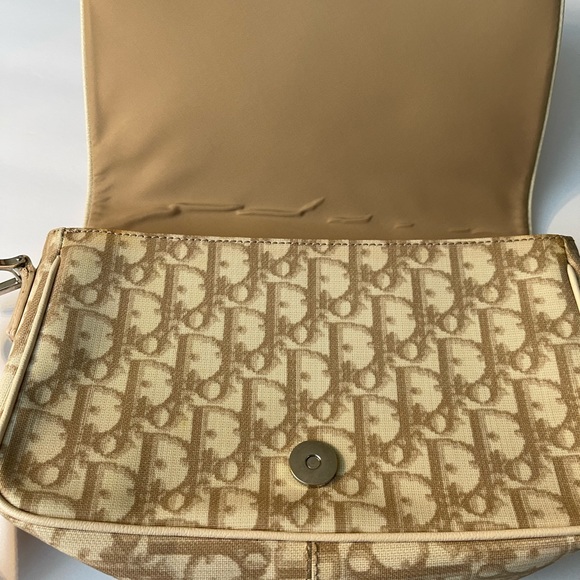 Authentic Dior Embroidered Flower Monogram Crossover Shoulder Bag❤️❤️❤️ - Picture 7 of 16